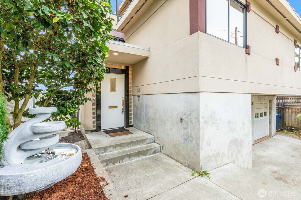 Photo of 125 NW 48th Street, Seattle, WA 98107 (MLS # 2484192)