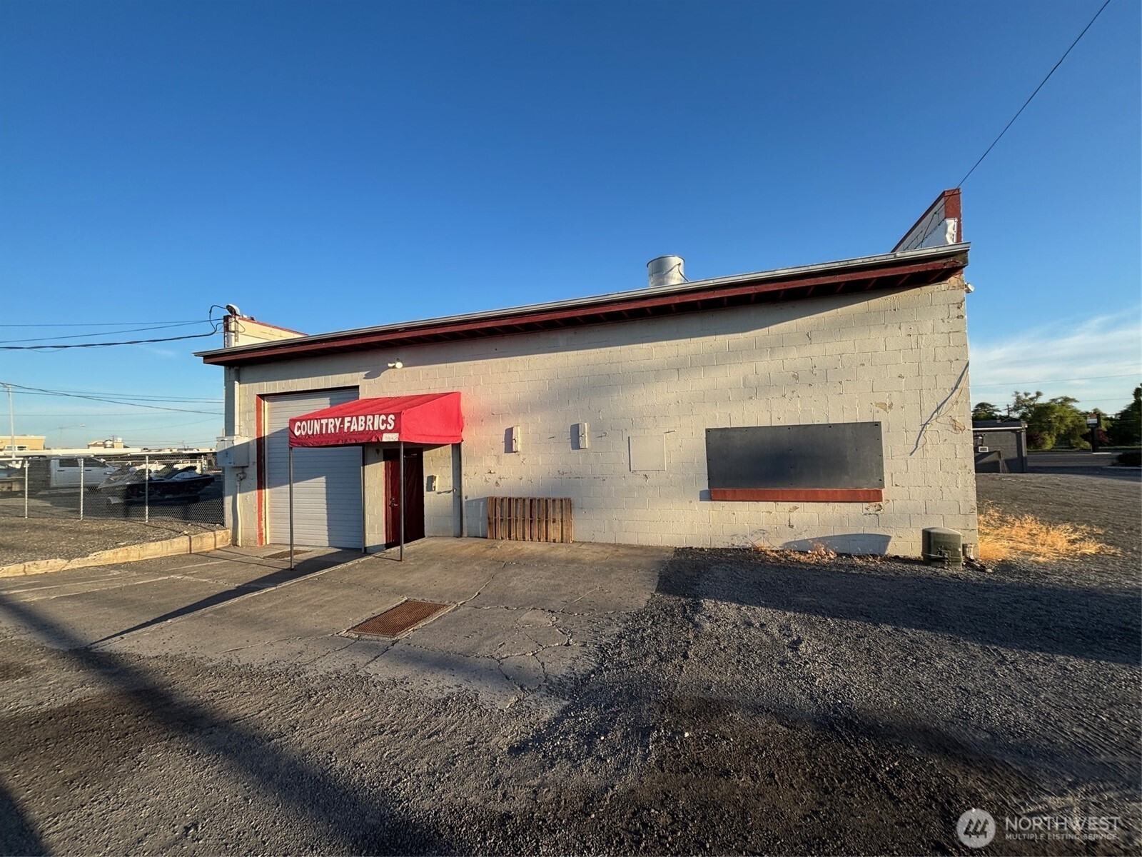 717 W Broadway Avenue