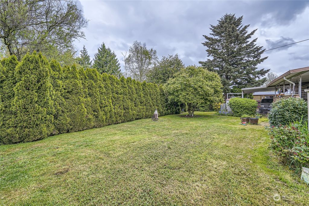 Photo of 215 8th Avenue N, Algona, WA 98001 (MLS # 2230093)