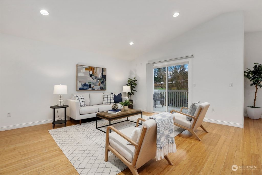 Photo of 1125 130th Street SE #B, Everett, WA 98208 (MLS # 2040148)