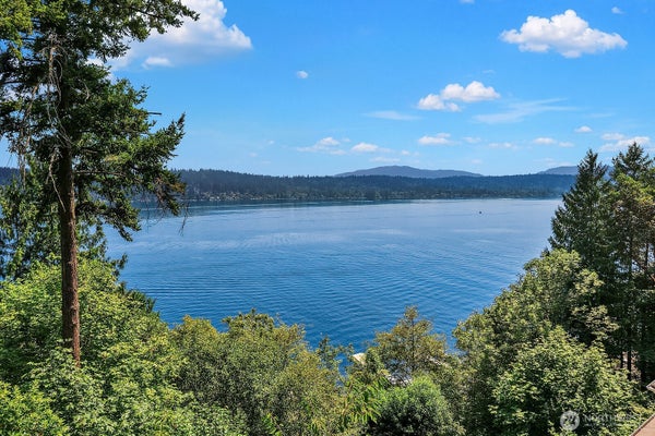 ADDRESS PRIVATE, BELLEVUE, WA  - Image 6aa33bca4ac8a8bd71b91e1316e61283/766368242