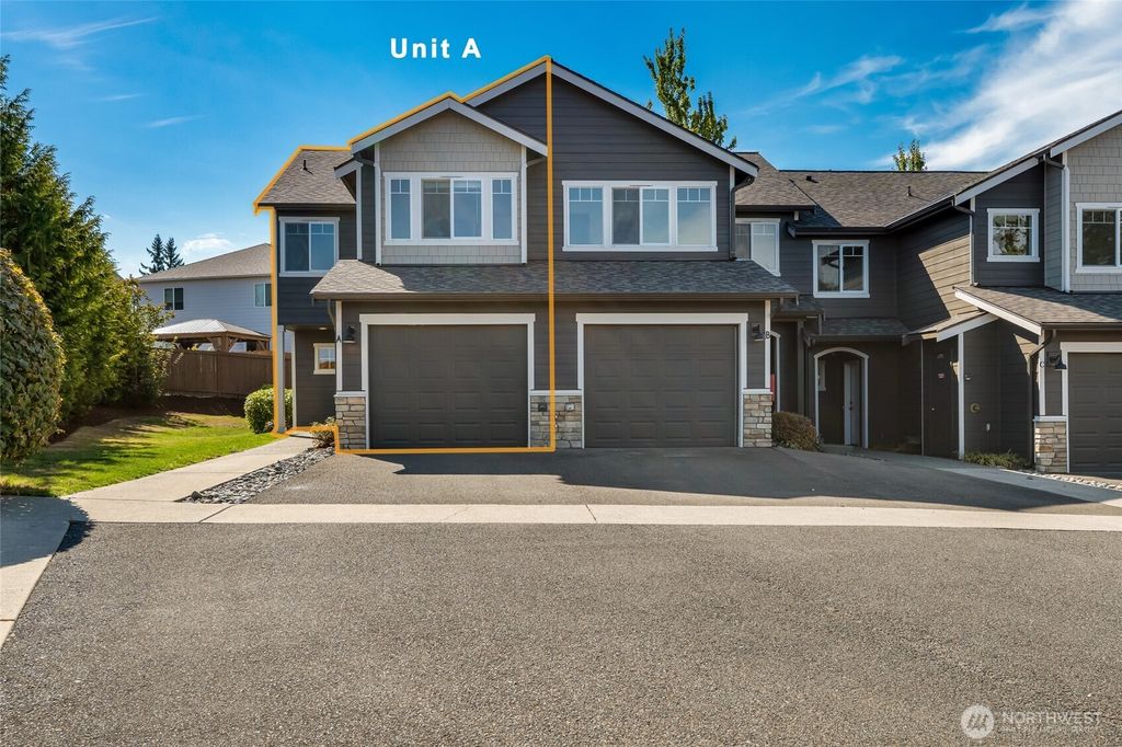 Photo of 3910 132nd Street SW #A, Lynnwood, WA 98087 (MLS # 2438708)