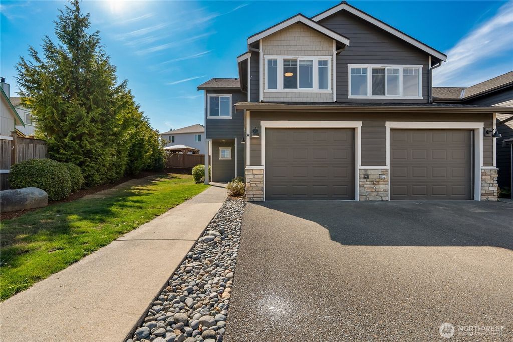 Photo of 3910 132nd Street SW #A, Lynnwood, WA 98087 (MLS # 2438708)