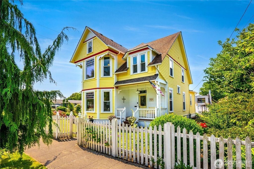 Photo of 502 Avenue C, Snohomish, WA 98290 (MLS # 2498316)