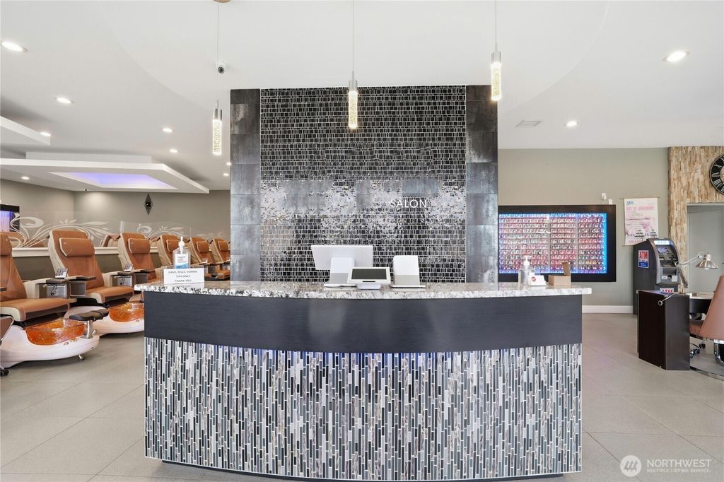 Photo of 1 124th Avenue NE, Kirkland, WA 98034 (MLS # 2490074)