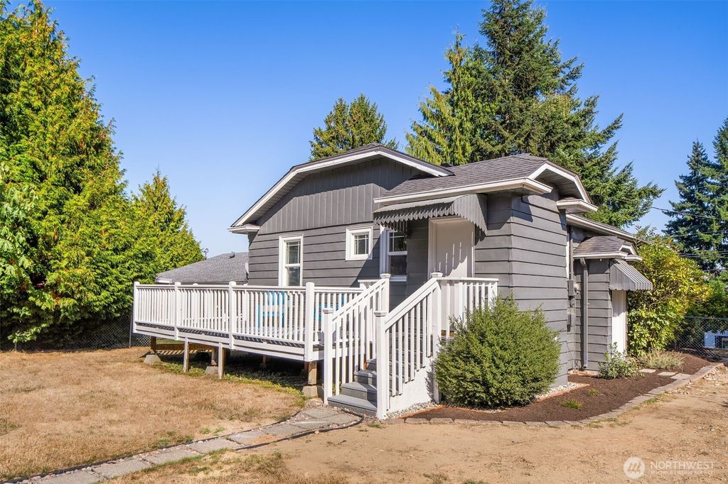 Photo of 5620 Wetmore Avenue, Everett, WA 98203 (MLS # 2453945)