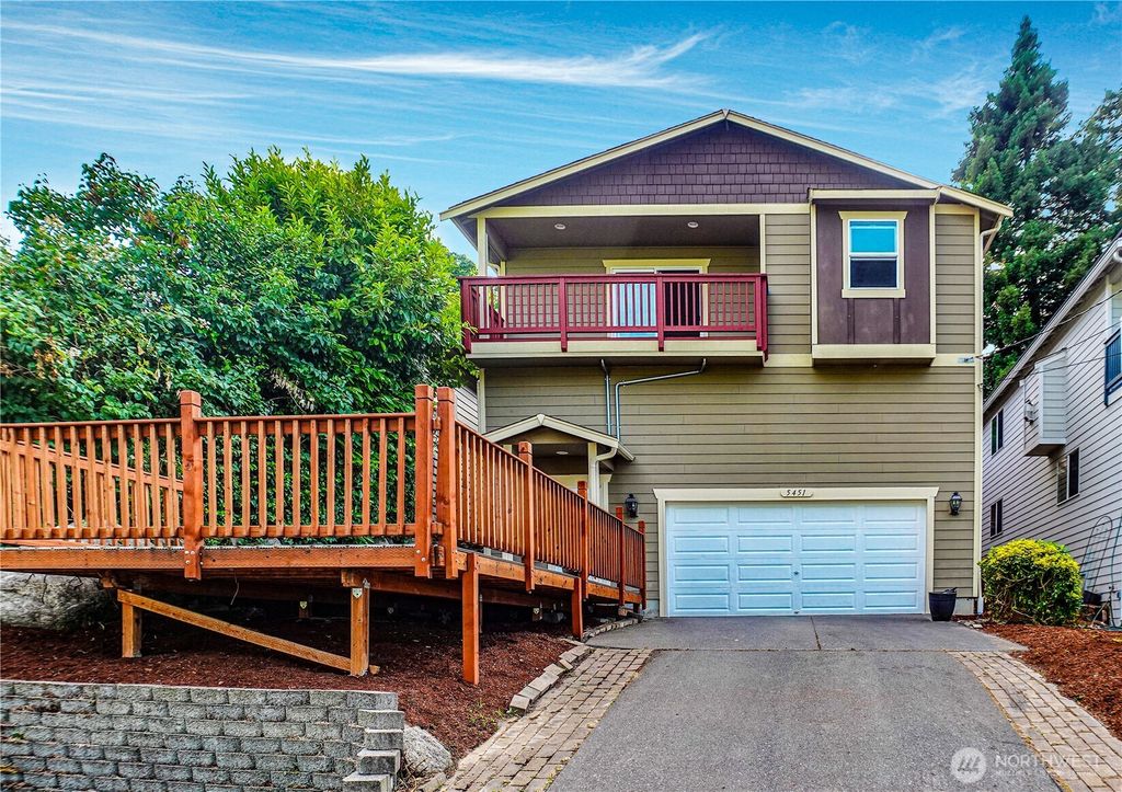 Photo of 5451 SW 32nd Avenue, Seattle, WA 98126 (MLS # 2414389)