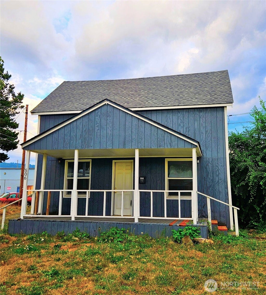 Photo of 506 S 6th Avenue, Kelso, WA 98626 (MLS # 2575851)