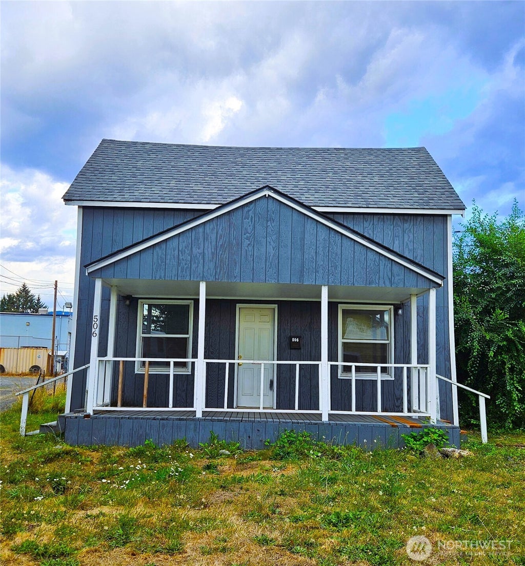 Photo of 506 S 6th Avenue, Kelso, WA 98626 (MLS # 2575851)