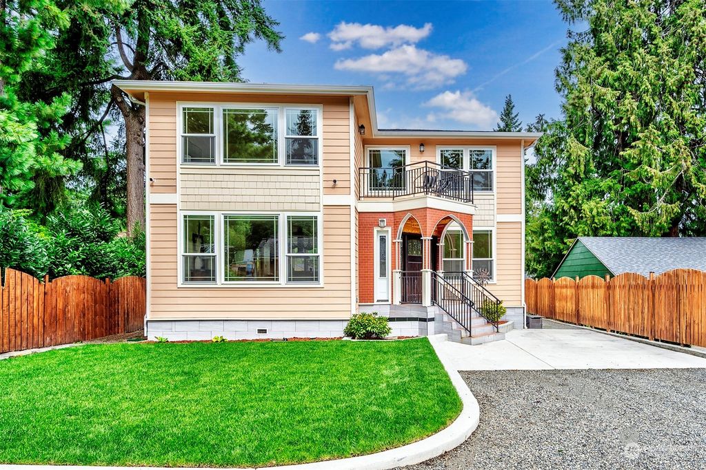 Photo of 1612 NE 186th Street, Shoreline, WA 98155 (MLS # 2154012)
