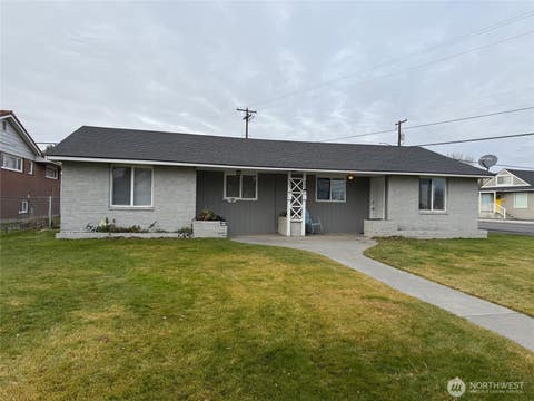 Photo of 31 39 F Street NW, Ephrata, WA 98823 (MLS # 2546835)