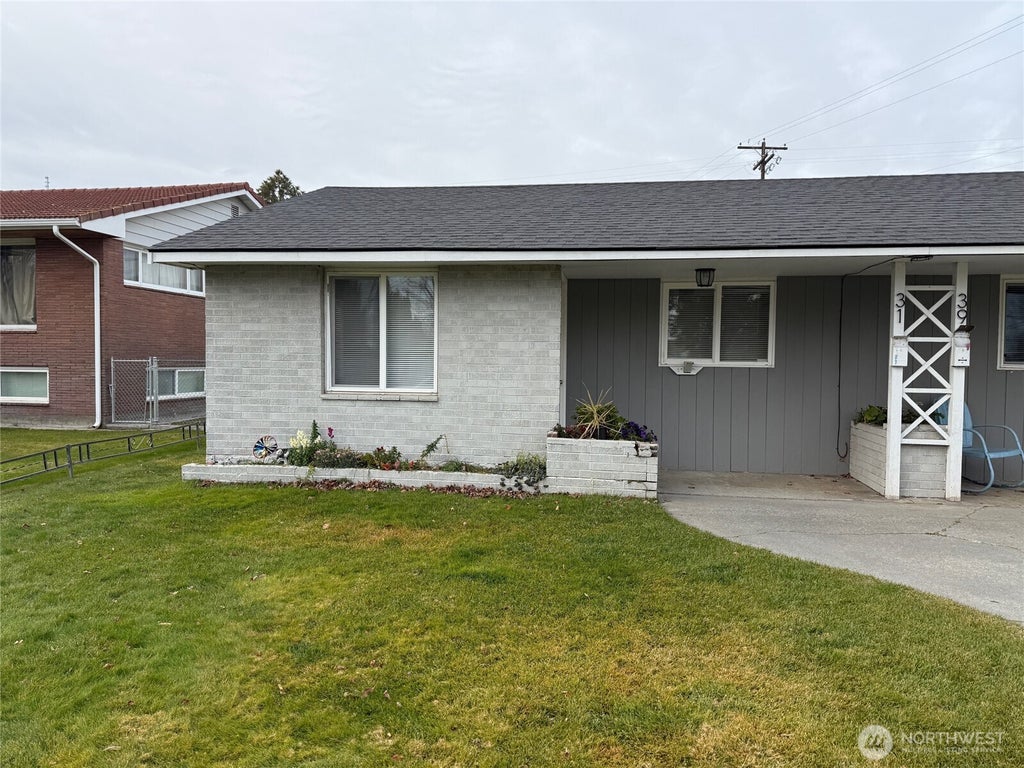 Photo of 31 39 F Street NW, Ephrata, WA 98823 (MLS # 2546835)