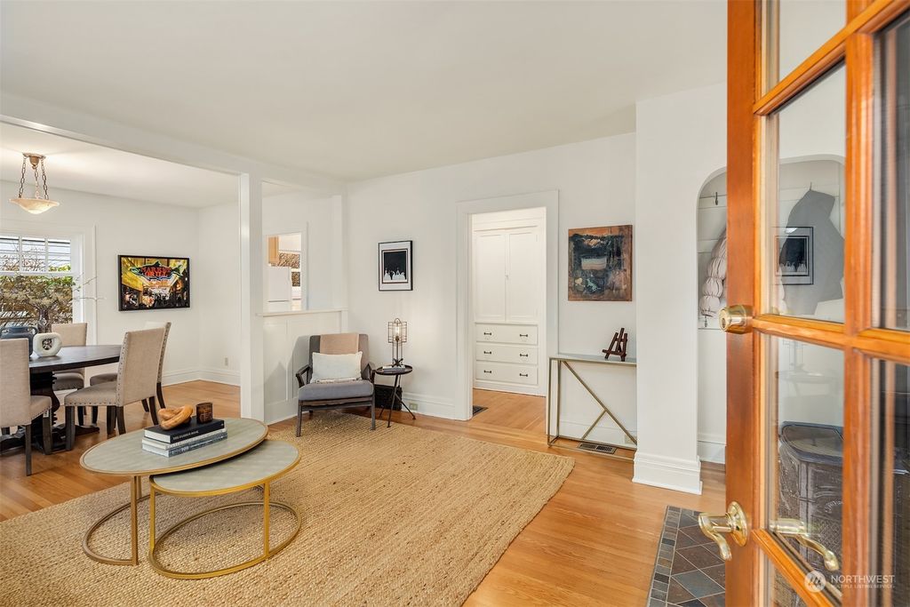 Photo of 6039 33rd Avenue NE, Seattle, WA 98115 (MLS # 2196440)