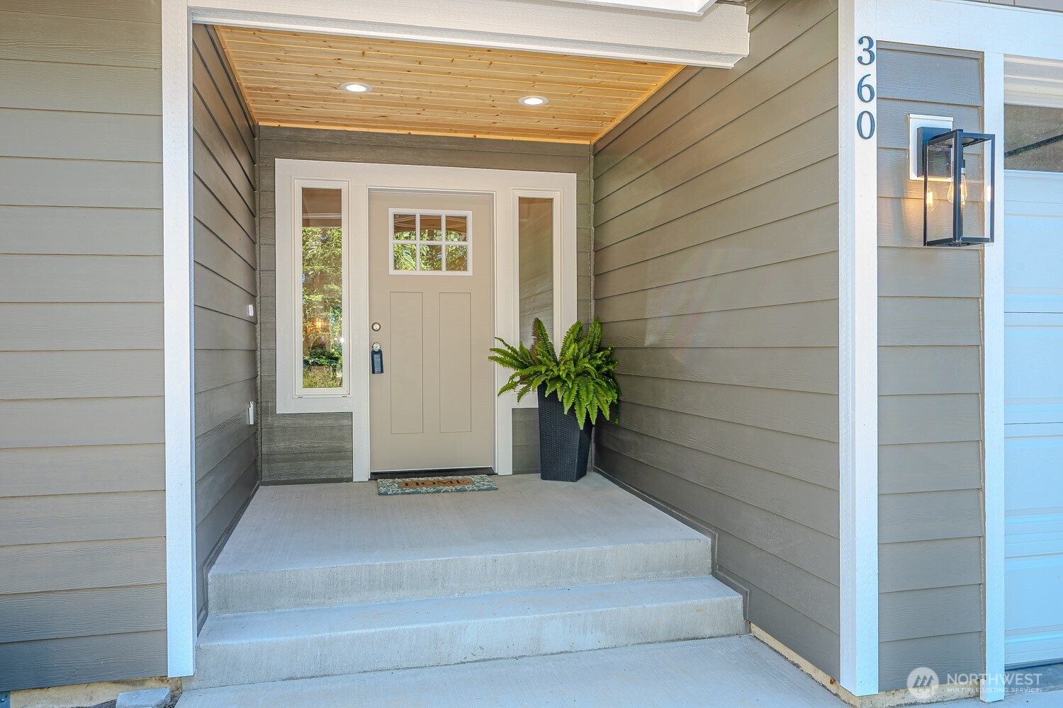 360 Lake View Loop NE