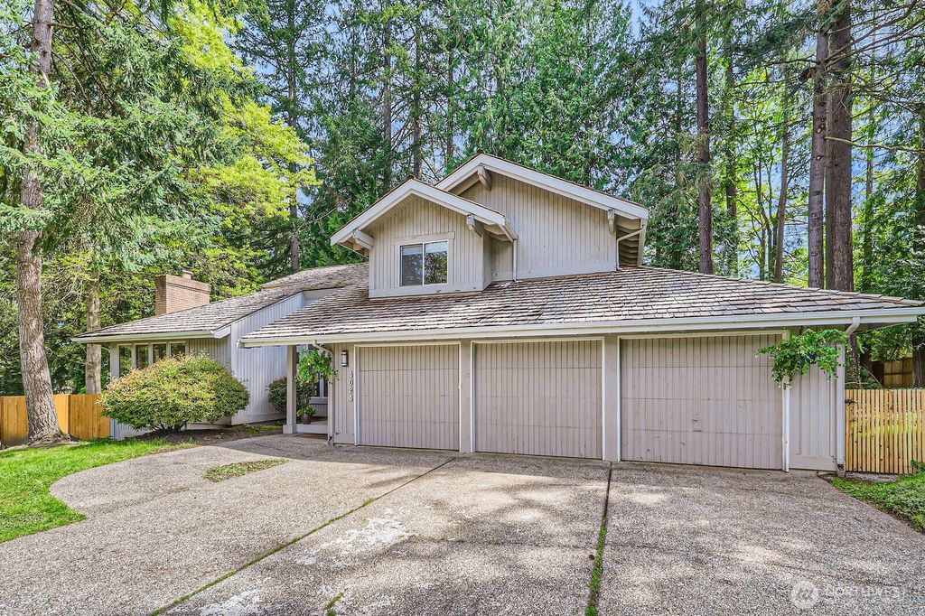 Photo of 4024 168th Avenue NE, Redmond, WA 98052 (MLS # 2362023)