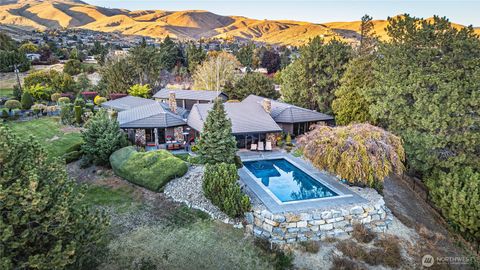 Photo of 218 Sunnyslope Heights Road Rd, Wenatchee, WA 98801 (MLS # 2493959)