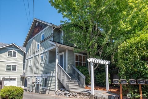 118 N 104th Street A Seattle WA 98133