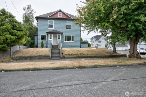 Photo of 201 E 3rd St, Aberdeen, WA 98520 (MLS # 2429329)