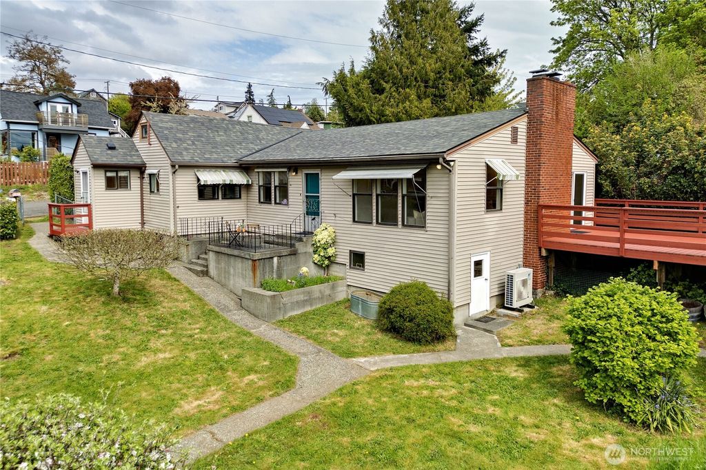 Photo of 1408 Winfield Avenue, Bremerton, WA 98310 (MLS # 2509976)