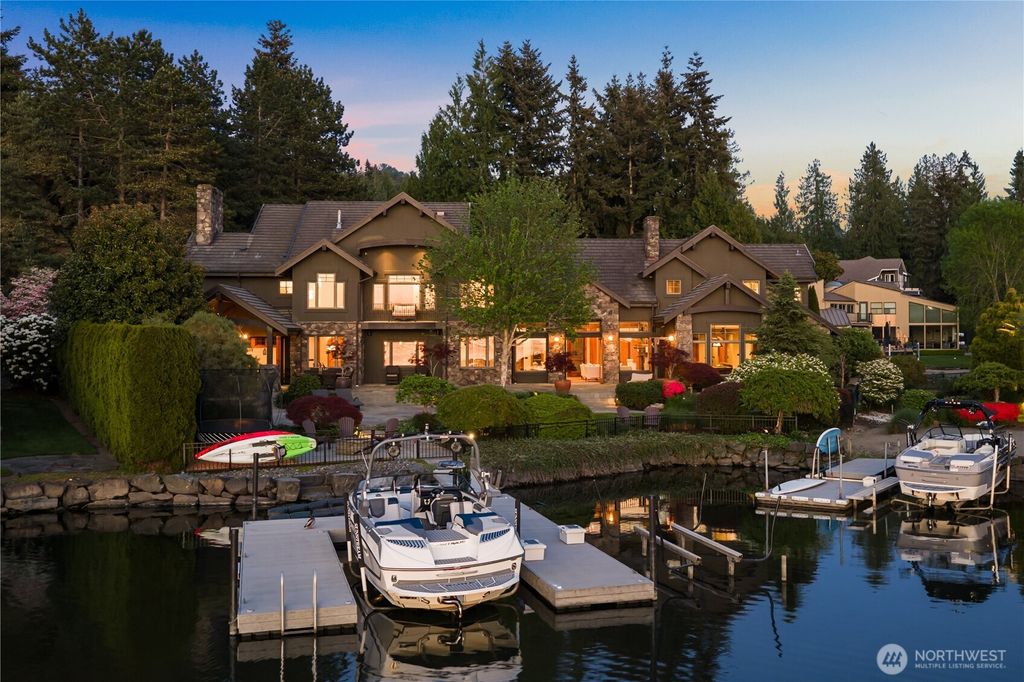 Photo of 3607 E Lake Sammamish Shore Lane NE, Sammamish, WA 98074 (MLS # 2518301)