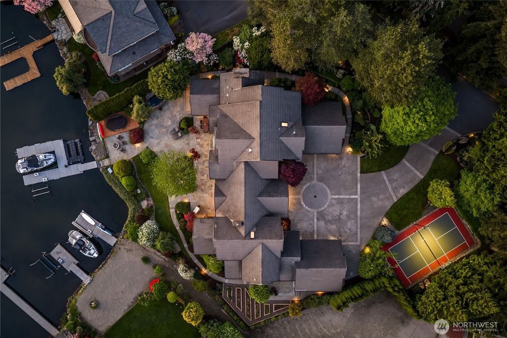 Photo of 3607 E Lake Sammamish Shore Lane NE, Sammamish, WA 98074 (MLS # 2518301)