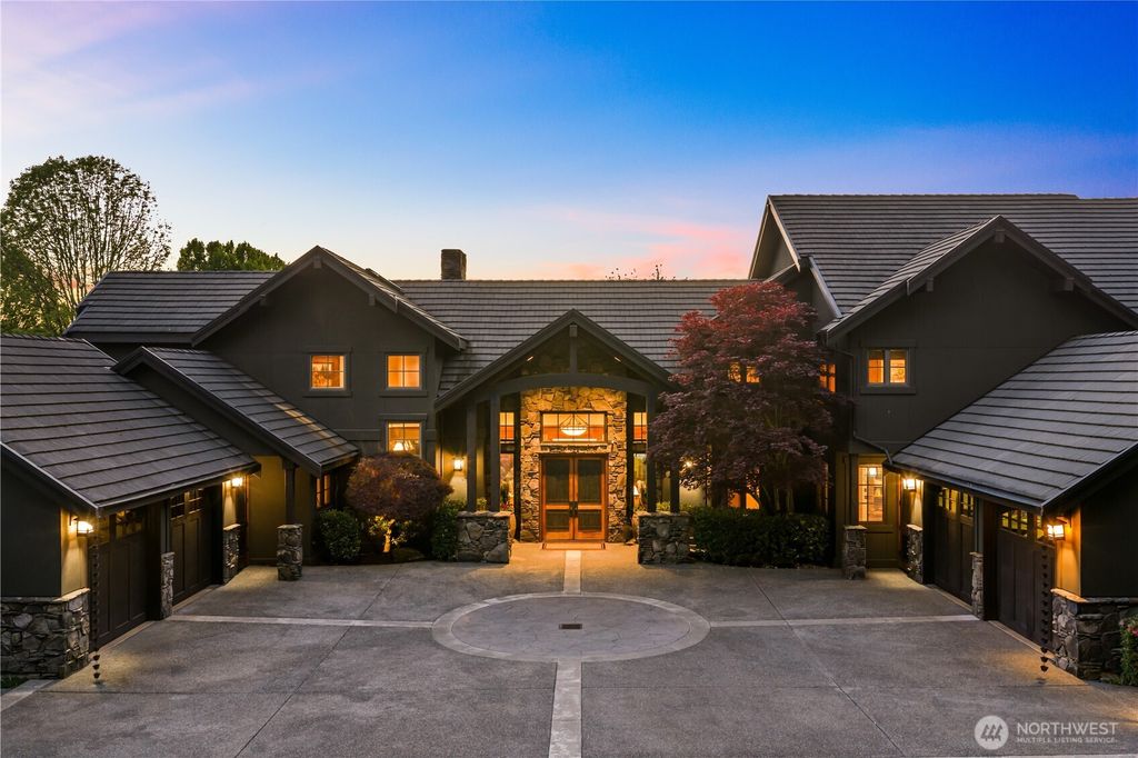 Photo of 3607 E Lake Sammamish Shore Lane NE, Sammamish, WA 98074 (MLS # 2518301)