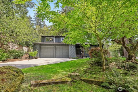 Photo of 12022 210th Place SE, Issaquah, WA 98027 (MLS # 2518495)