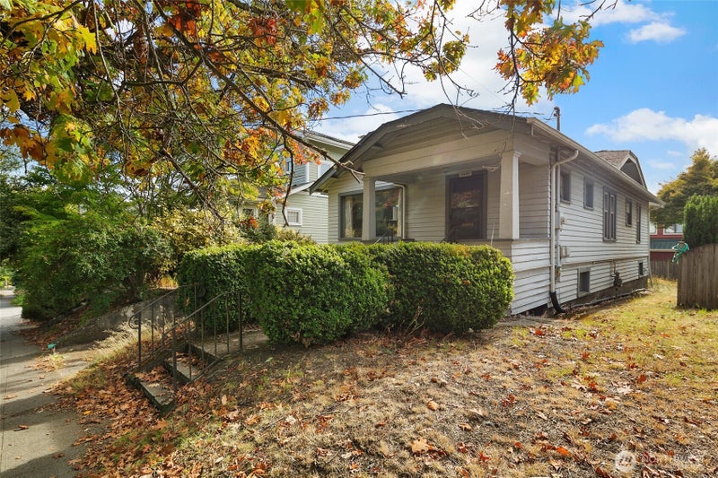 2405 N 40th Street