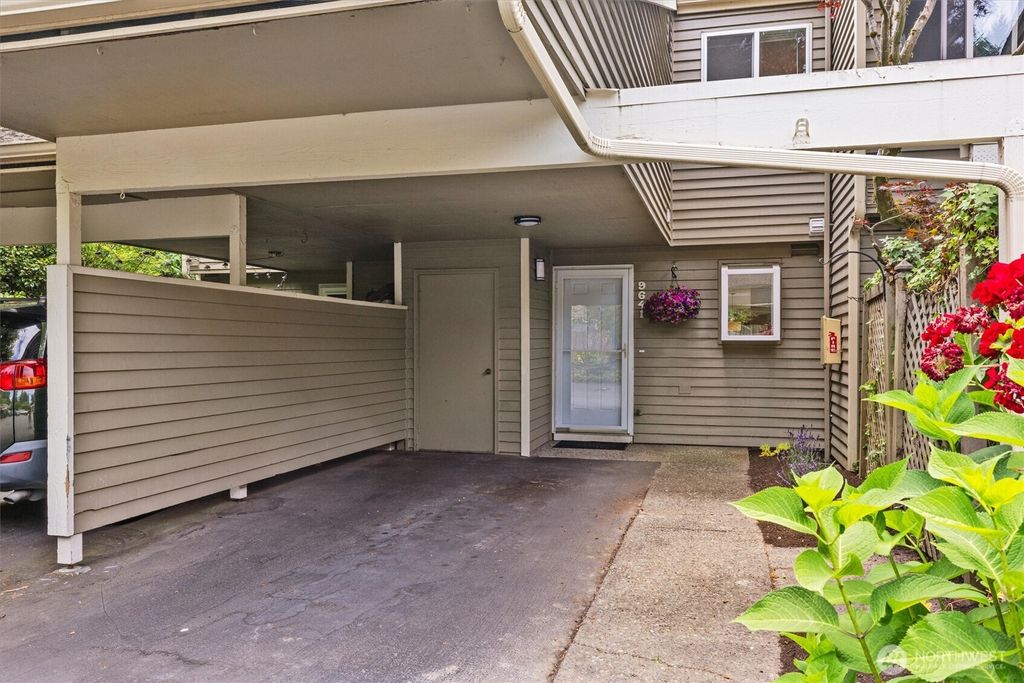 Photo of 9641 NE 121st Lane, Kirkland, WA 98034 (MLS # 2406932)