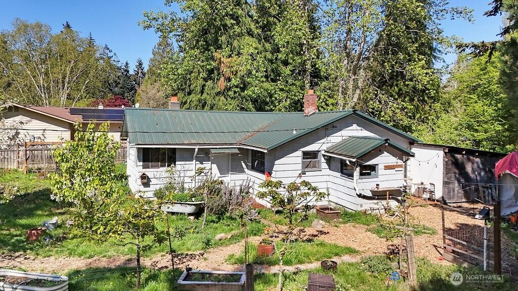 Photo of 909 Rosecrans St, Port Townsend, WA 98368 (MLS # 2513454)