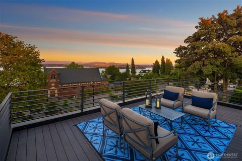 Photo of 928 34th Avenue, Seattle, WA 98122 (MLS # 2470421)