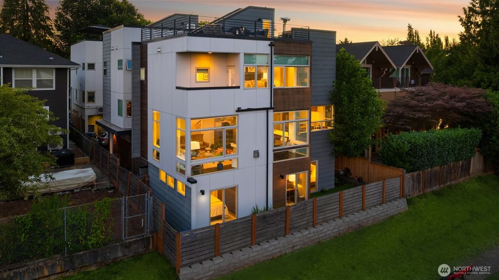 Photo of 928 34th Avenue, Seattle, WA 98122 (MLS # 2470421)