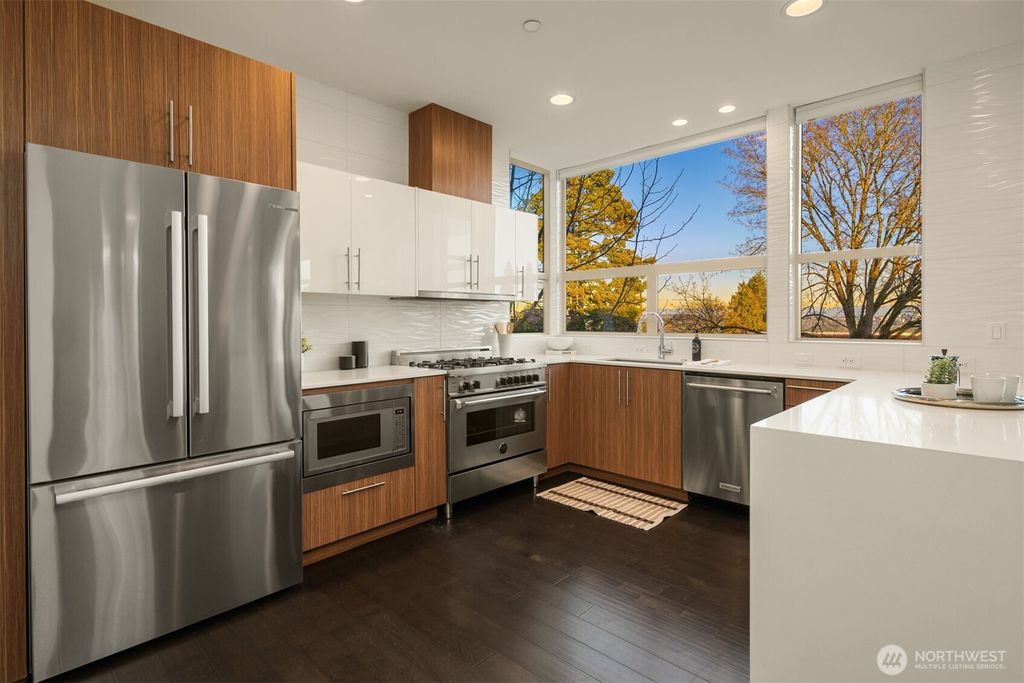 Photo of 928 34th Avenue, Seattle, WA 98122 (MLS # 2470421)