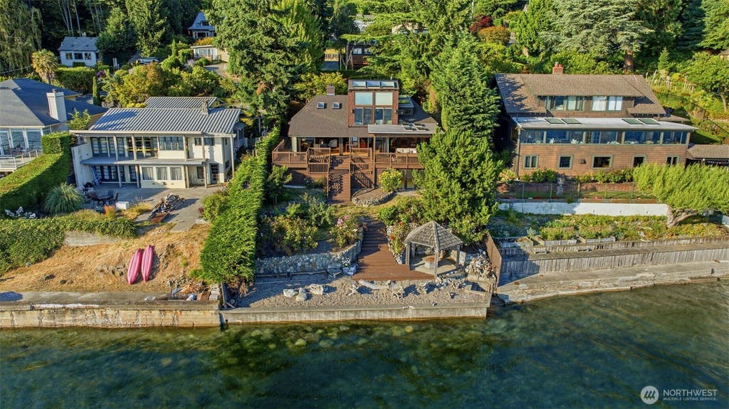Photo of 2111 SW 174th Street, Burien, WA 98166 (MLS # 2542690)