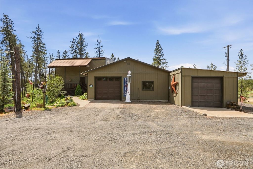 Photo of 12119 S Spotted Road, Cheney, WA 99004 (MLS # 2526820)