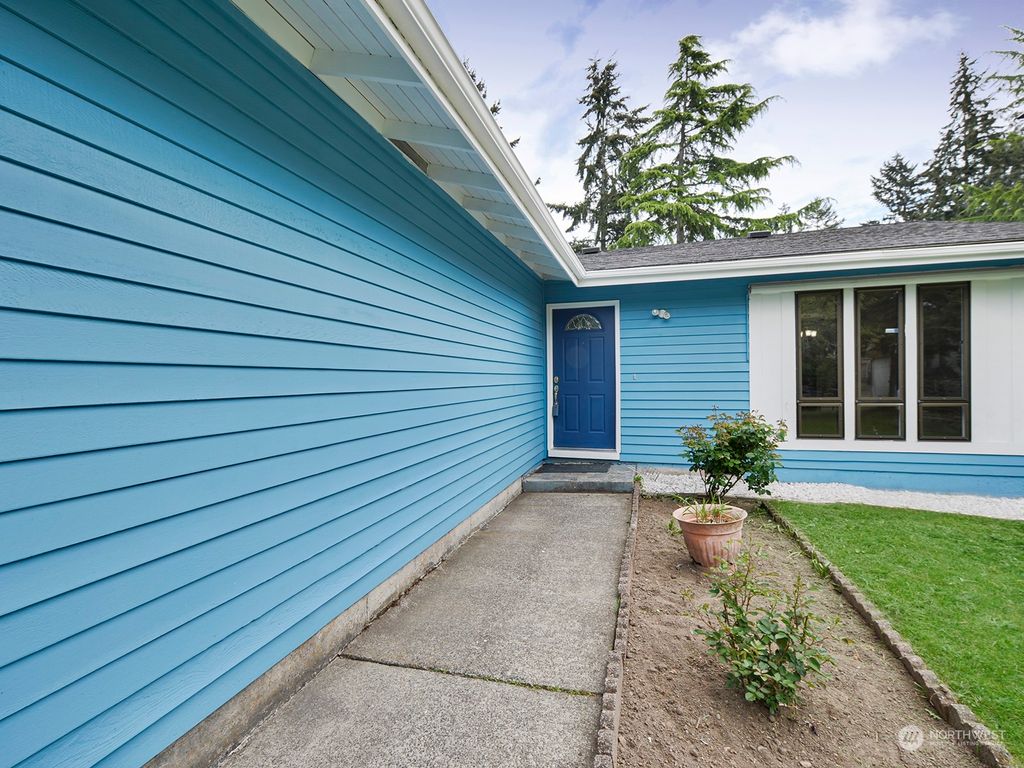 Photo of 30206 21st Avenue S, Federal Way, WA 98003 (MLS # 2068632)