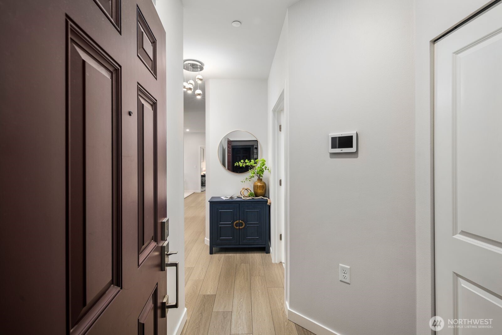 1237 Meander Way SE 101