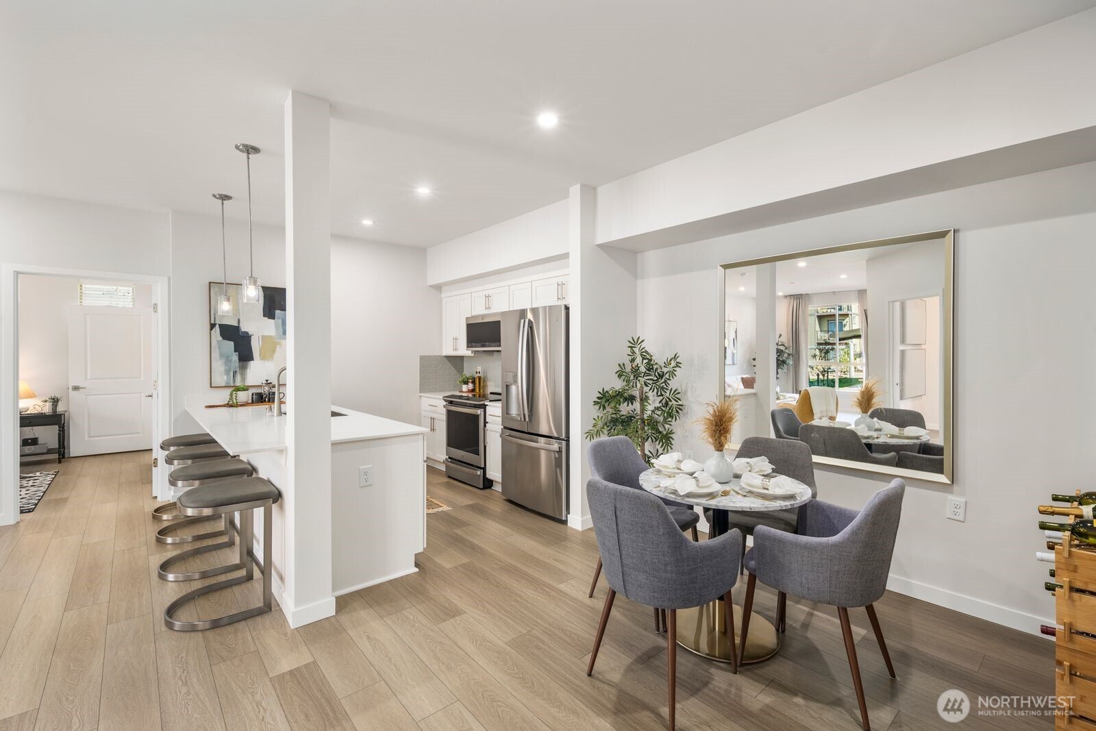 1237 Meander Way SE 101