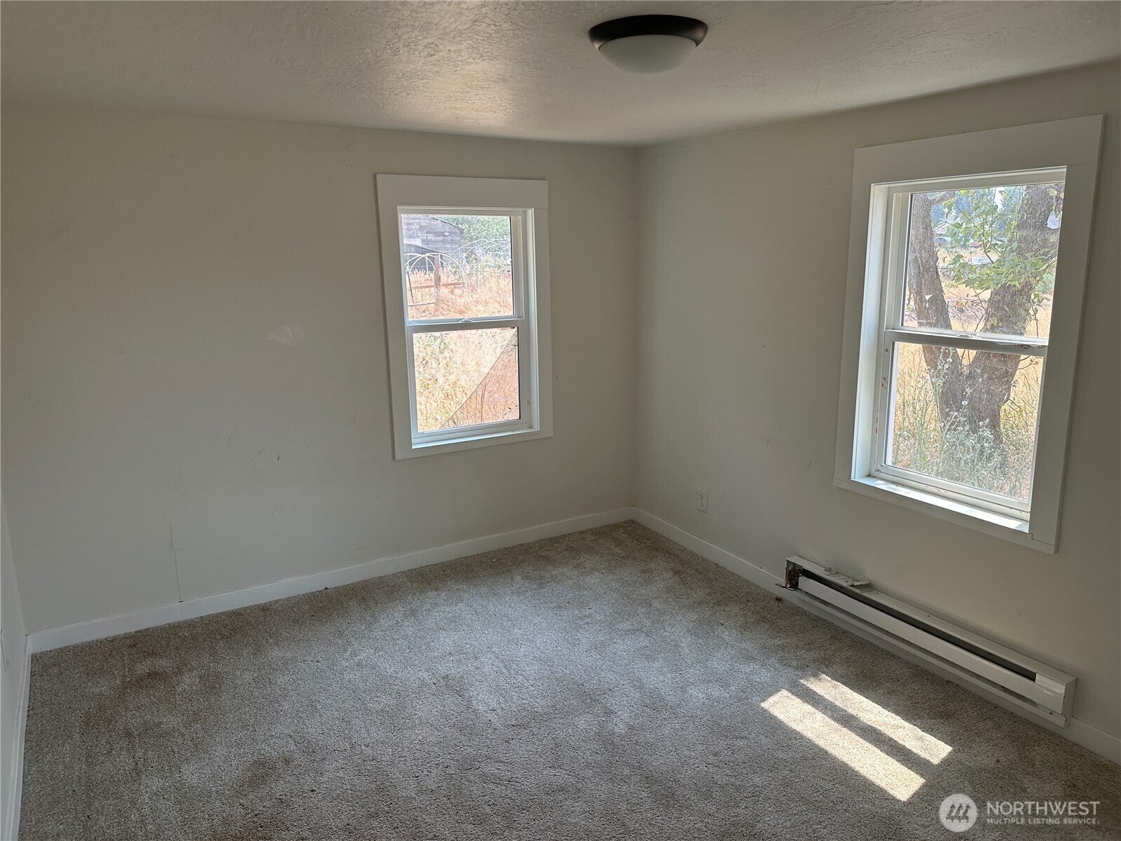 410 E Cherry Avenue