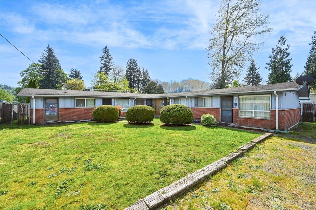 Photo of 327 S Street SE, Auburn, WA 98002 (MLS # 2518419)