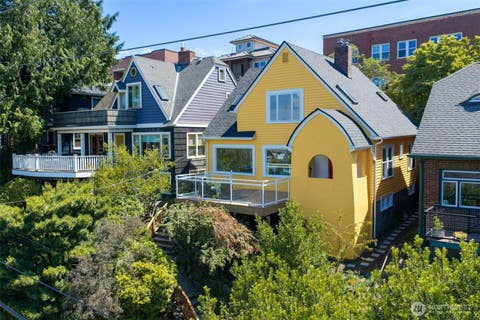 Photo of 5006 Greenwood Avenue N, Seattle, WA 98103 (MLS # 2545540)