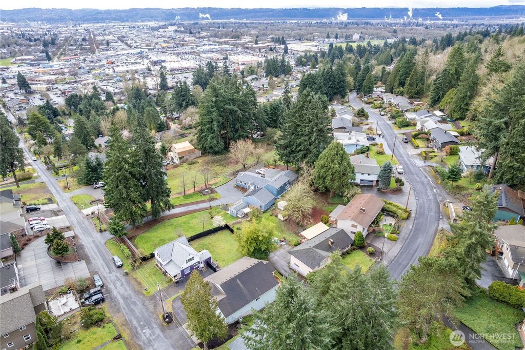Photo of 2337 W Castleman Drive, Longview, WA 98632 (MLS # 2485018)