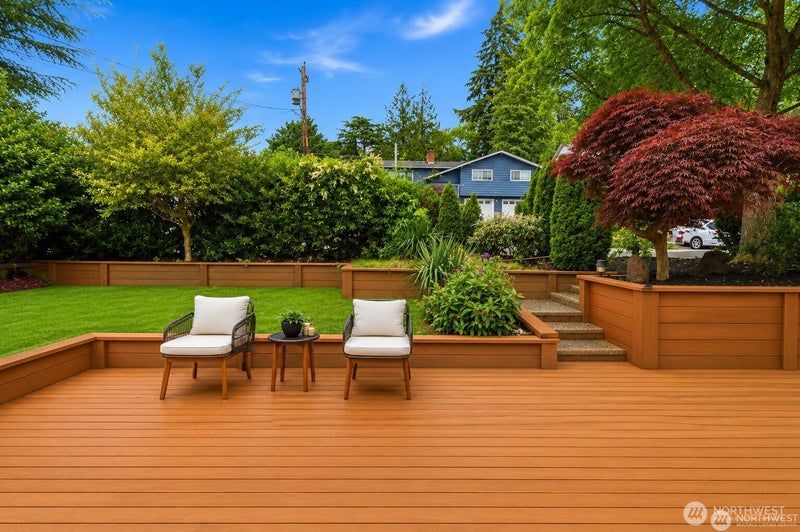 325 105th Ave SE