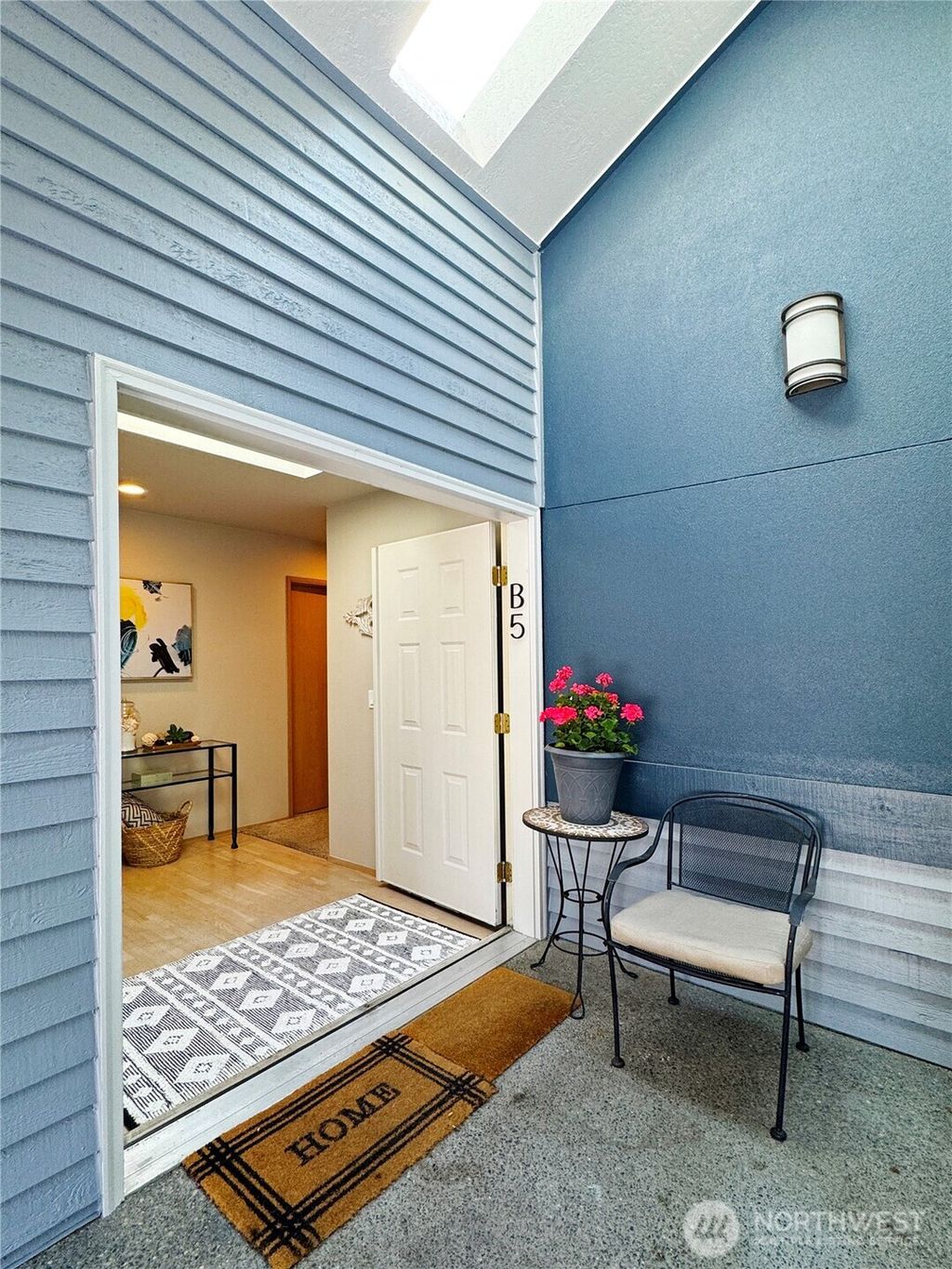 Photo of 10834 NE 68th Street #B5, Kirkland, WA 98033 (MLS # 2525371)