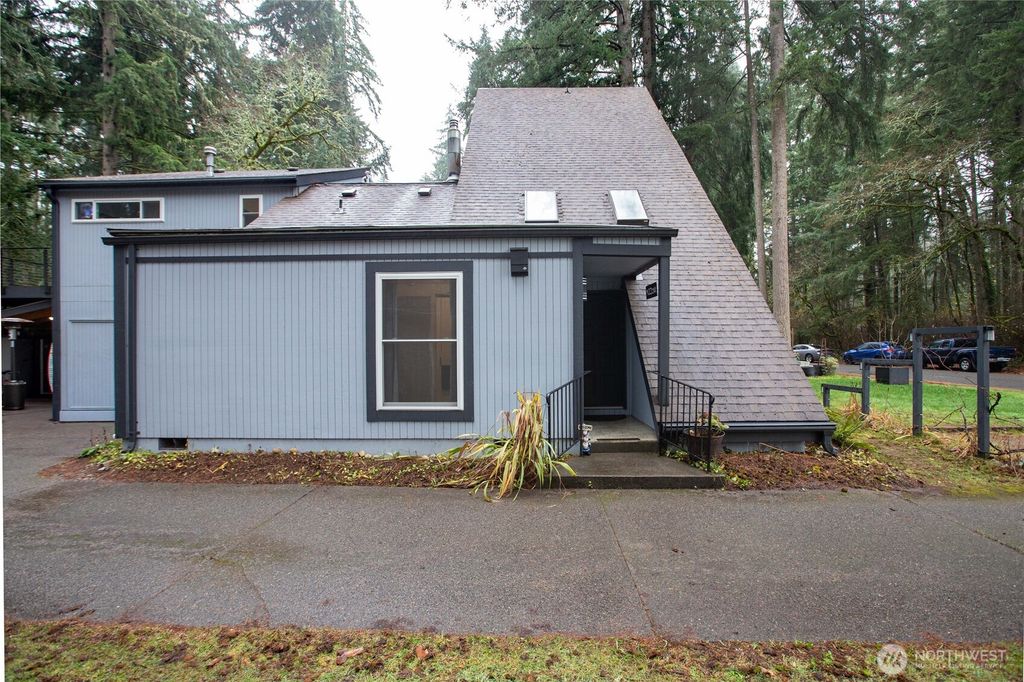 Photo of 8527 Lake Forest Drive SE, Lacey, WA 98503 (MLS # 2457972)