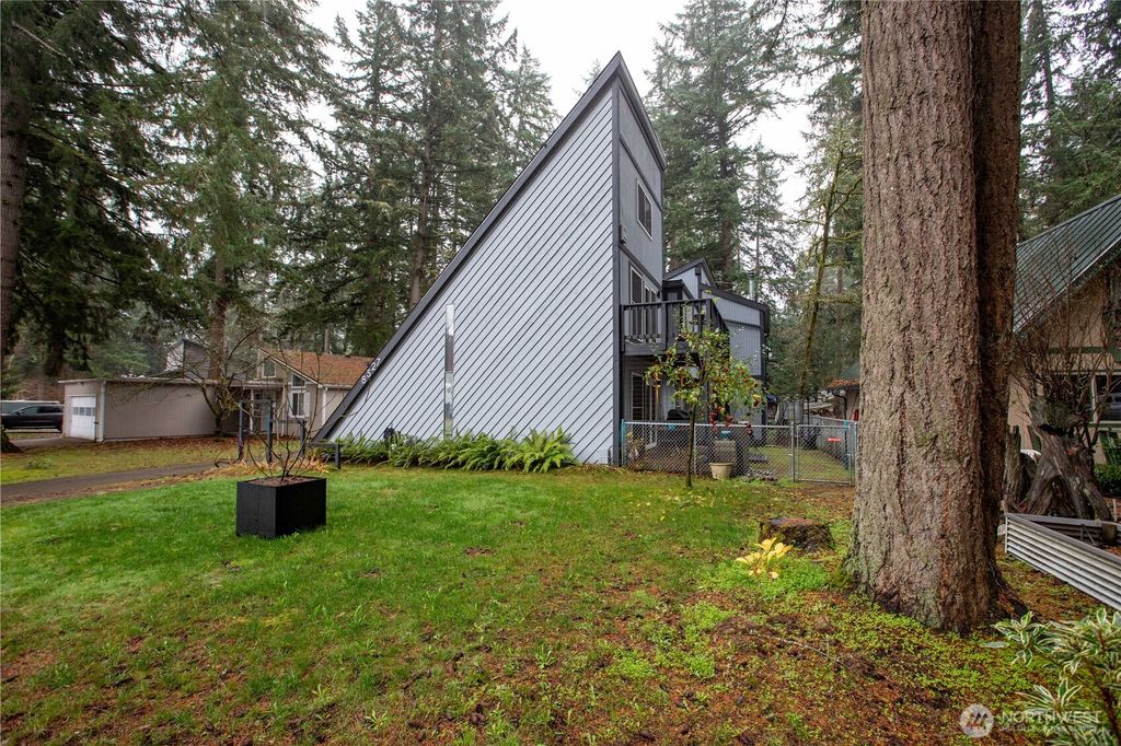 Photo of 8527 Lake Forest Drive SE, Lacey, WA 98503 (MLS # 2457972)