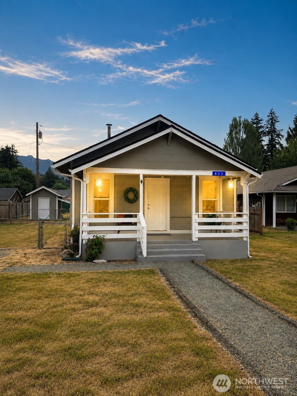 Photo of 825 Givens Avenue, Darrington, WA 98241 (MLS # 2550182)