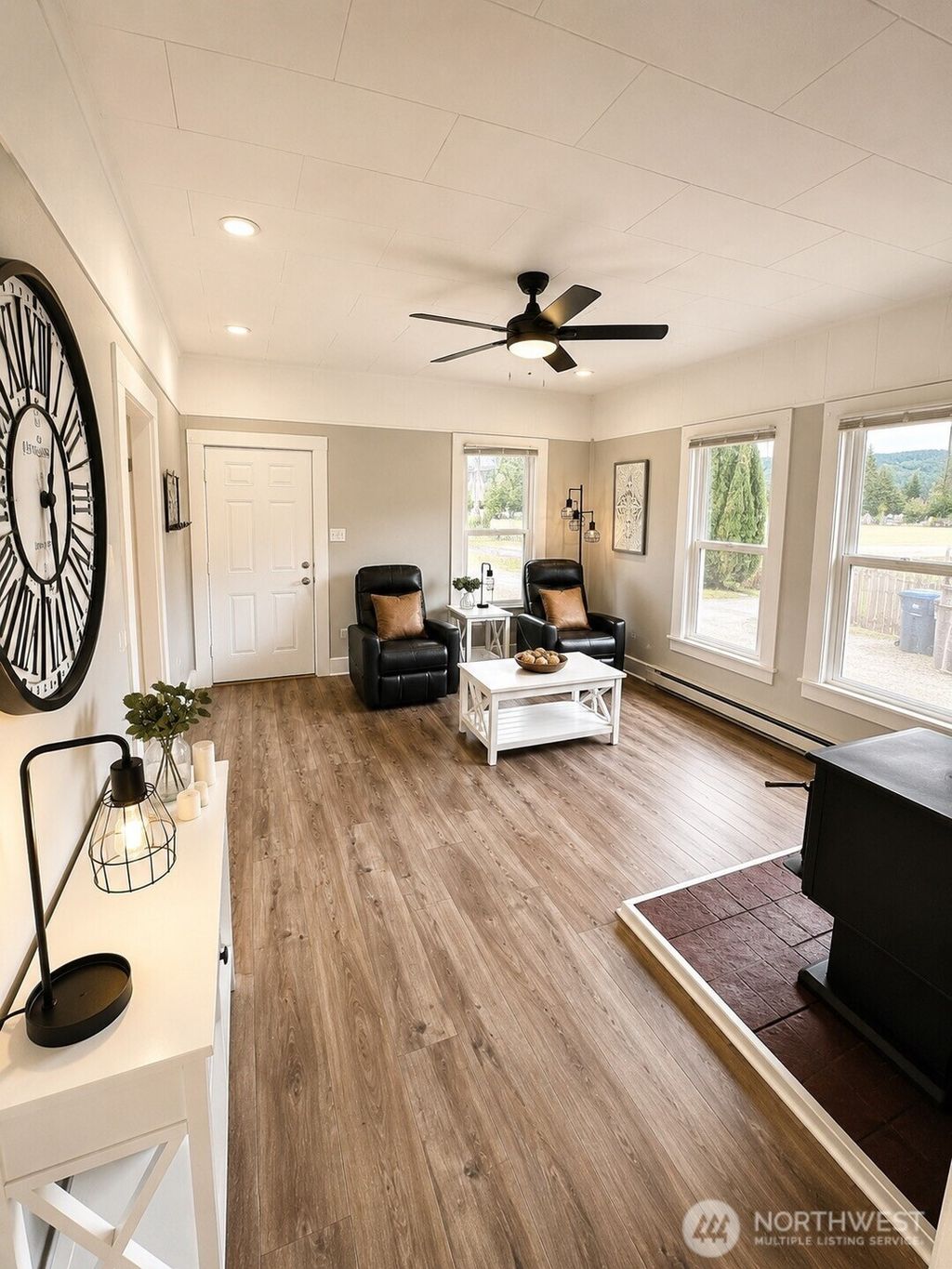 Photo of 825 Givens Avenue, Darrington, WA 98241 (MLS # 2550182)