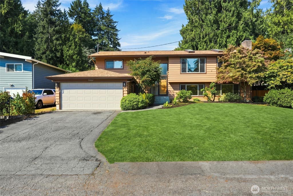 Photo of 22118 78th Place W, Edmonds, WA 98026 (MLS # 2574626)