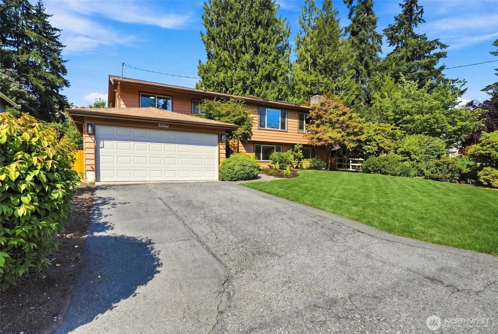 Photo of 22118 78th Place W, Edmonds, WA 98026 (MLS # 2574626)